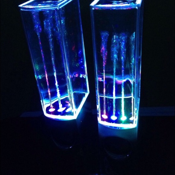 Dancing water speakers