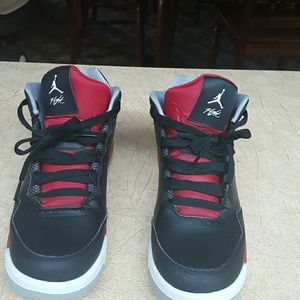 Youth size 7 Jordan flights