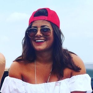 Meet your Posher, Eva