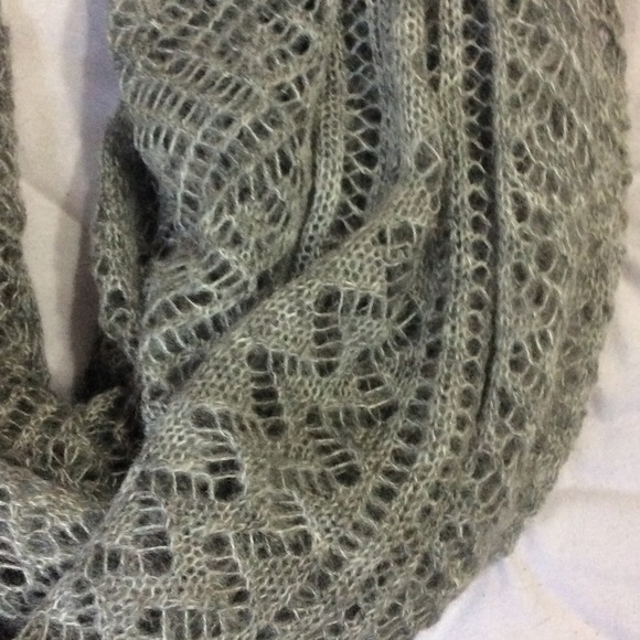 Gray Woven Scarf - Picture 2 of 2