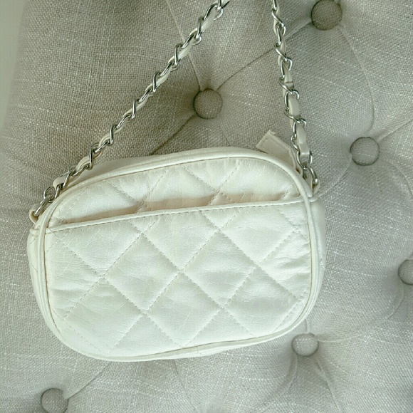 NWOT Quilted Leather Crossbody With Silver Chain