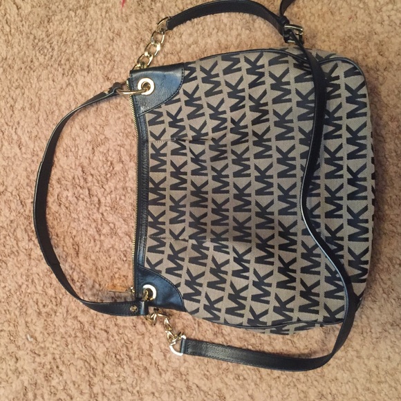 Michael Kors Black and Tan purse - Picture 4 of 4