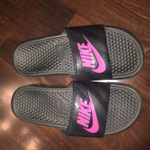 Nike slides
