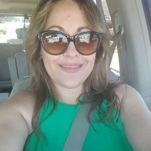 Meet your Posher, Adriana