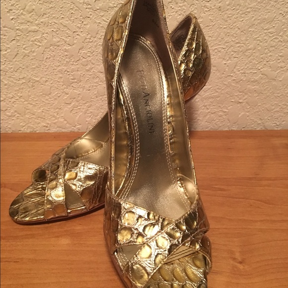 NEW Enzo Angiolini Heel