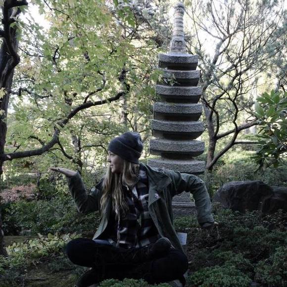 Meet your Posher, Whitney - Picture 1 of 1