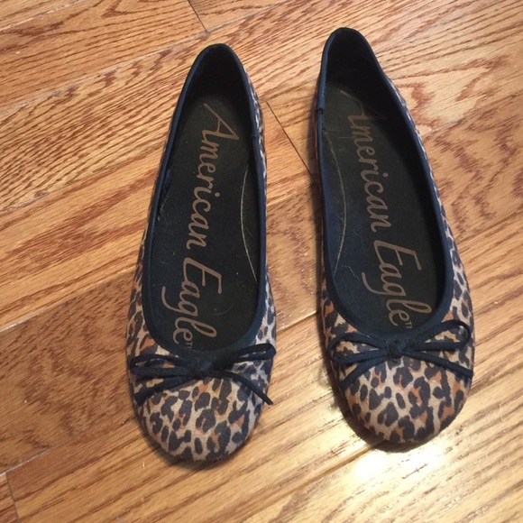 American Eagle slip ons
