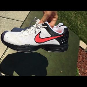 Nike air cage court ladies sneakers size 9.5