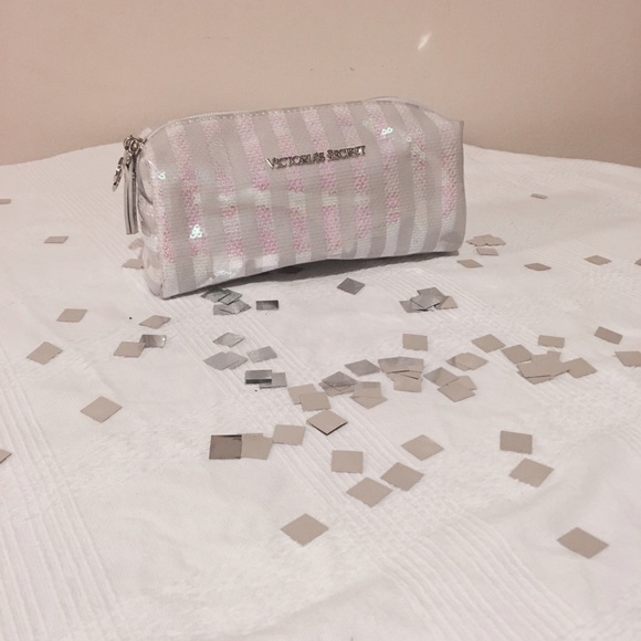 Victoria's Secret Handbags - Victoria's Secret bag 💕