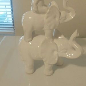 3 Elephant ceramic figurine