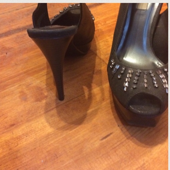 Heels - Picture 2 of 3