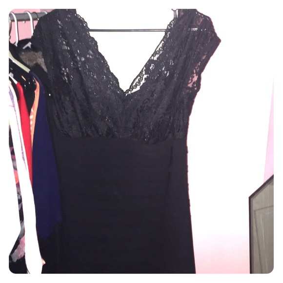 Black lace dress 👠