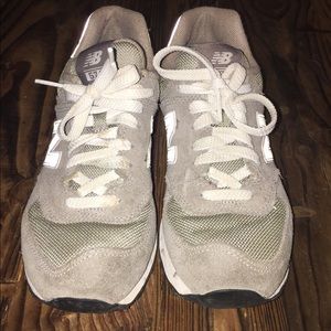 Women's size 8 Gray classic new balance