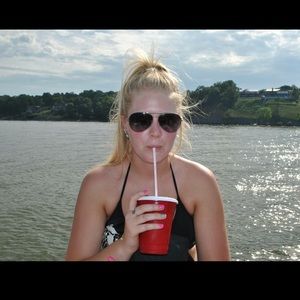 Meet your Posher, Alyssa