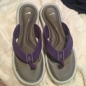Nike comfort footbed flip flops