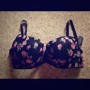 Black floral lace bra