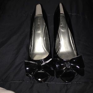 Wedge pat leather open toe