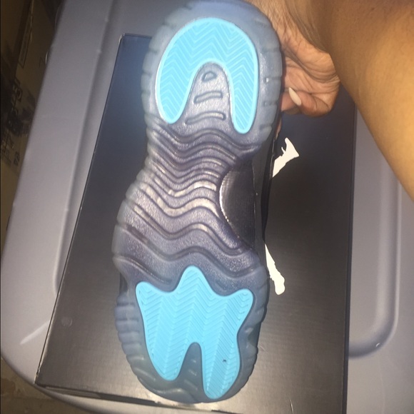 Retro 11 BRAND NEW NEVER BEEN WORN - Picture 2 of 2