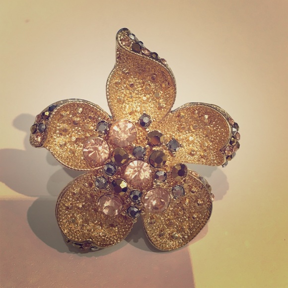 Beautiful Flower Cocktail Ring
