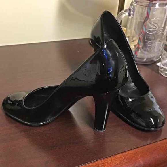 Authentic Gucci shoes! - Picture 3 of 4