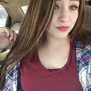 Meet your Posher, Caitlin