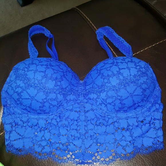 ❎❌SOLD on Ⓜercari.... VS PINK Lace Bralette