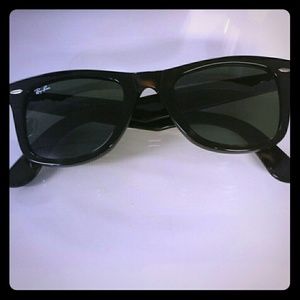 Ray-Ban Wayfarer Sunglasses in Havana