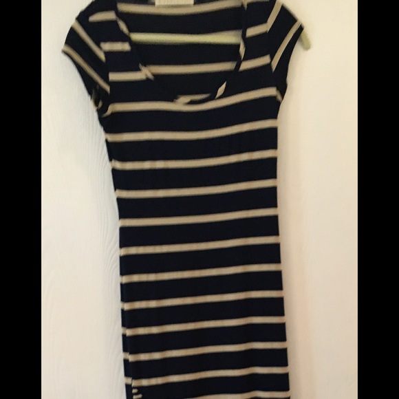 Black and Cream Scoop neck Maxi with side slit . - Picture 4 of 4