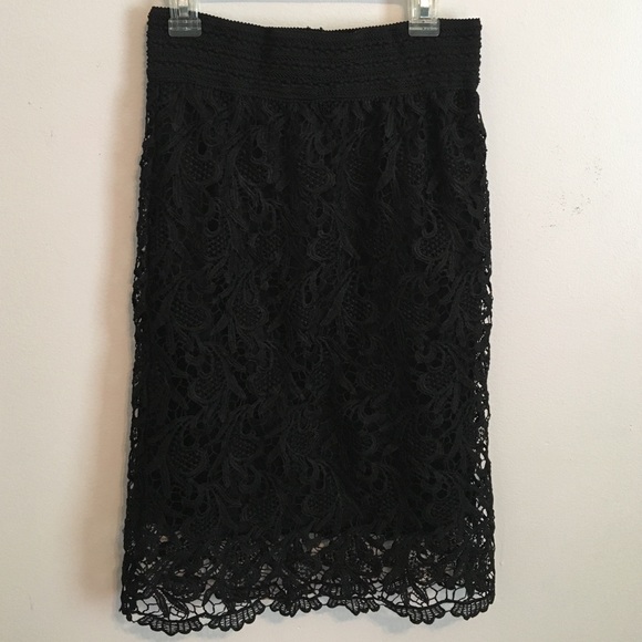 Papaya Black Form Fitting Knee Length Skirt