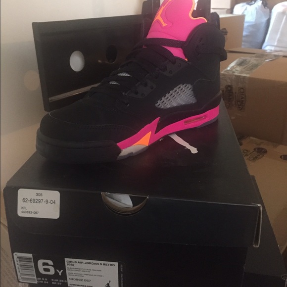 Retro 5 - Picture 1 of 1