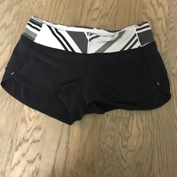 Lululemon size 4 Speed Shorts-Black