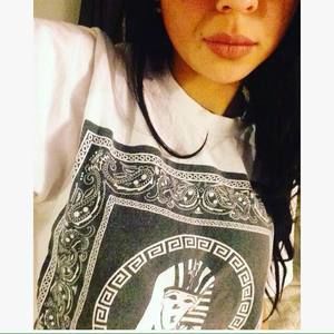 Meet your Posher, Sera