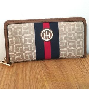 Tommy Hilfiger Full Sized Wallet