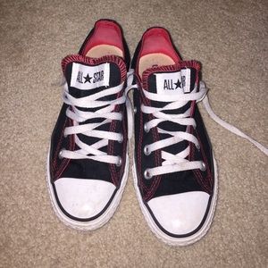Black and red all star converse sneakers size 6