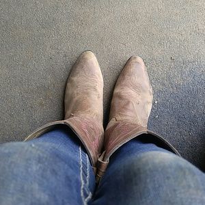 Meet your Posher, Taylor