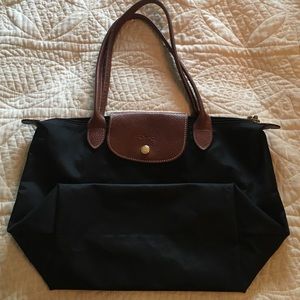 Black medium Longchamp bag