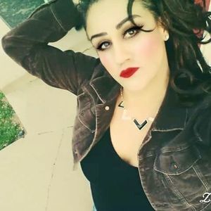 Meet your Posher, Danielle