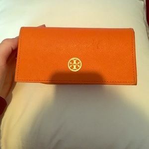 Authentic Tory Burch Sunglasses / Eyeglass case
