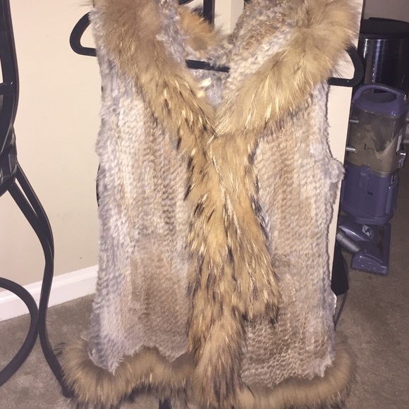 Natural Shirred Knitted Trimmed Fur Vest - Picture 1 of 4