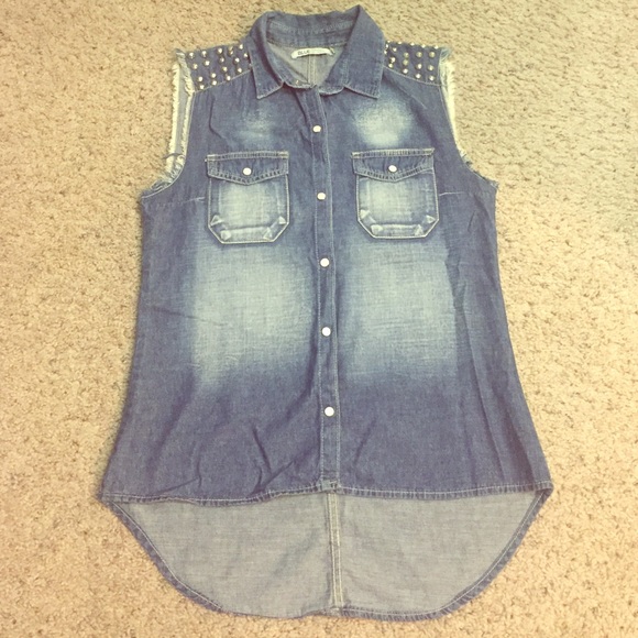 💙 Studded Jean shirt 💙