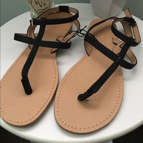 New size 6 black loft sandals