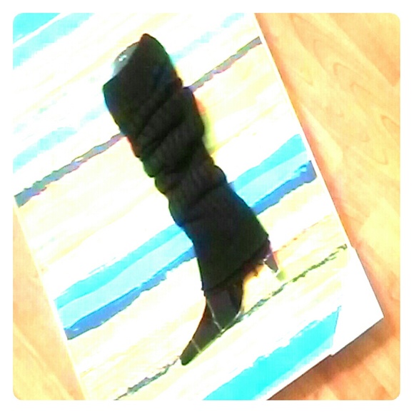 Black leg or boot warmers