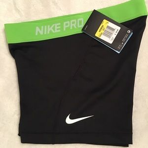 NWT Nike PRO 3" compression shorts SMALL