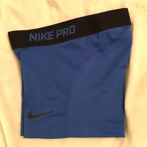 NWOT Nike PRO 3" compression shorts XSMALL