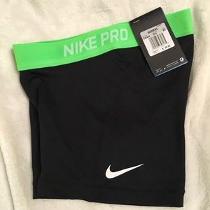 NWT Nike PRO 3" compression shorts XSMALL