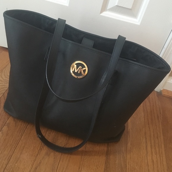 Michael Kors Handbags - Michael Kors Tote