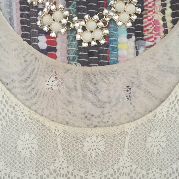 Cream Crochet Overlay Crop Top - Picture 2 of 4