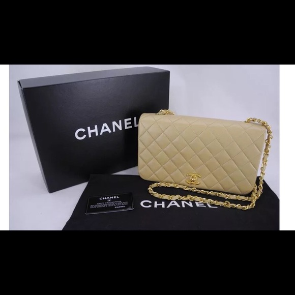 🔴SOLD🔴 AUTH Chanel Bag, Beige lambskin, Gold HW!