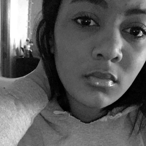 Meet your Posher, Arielle - Picture 1 of 1
