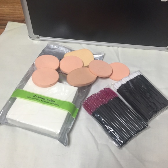 Makeup kit essentials & tools